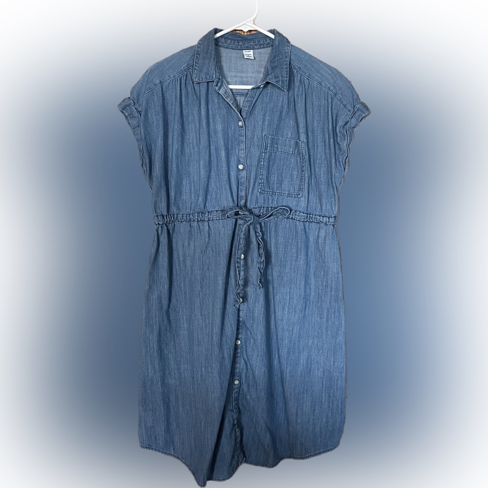 Maternity Short-Sleeve Tie-Waist Chambray MIDI Dress - size medium
